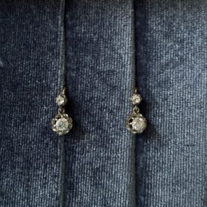 French old mine cut diamonds earrings set in 18k gold and platinum. Art Deco